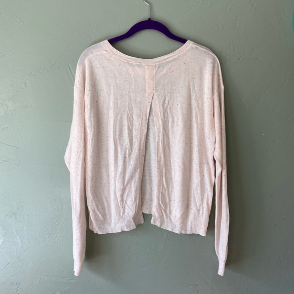 H&M cream colored sweater, size 10, split-back design - Picture 5 of 9